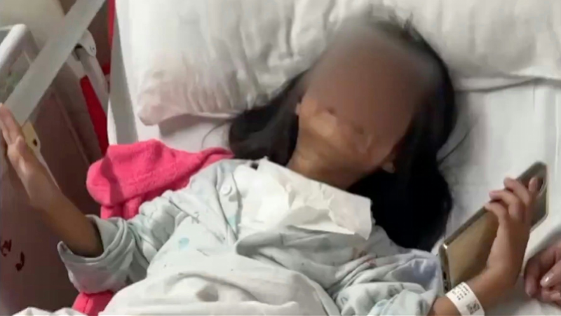 女童被高年级男生泼水烫伤事件曝光，校方作出回应