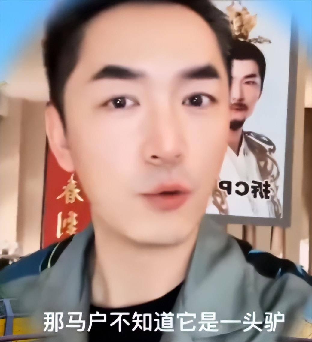90后小伙酷似刀郎，自信成就星光之路，引发合影热潮