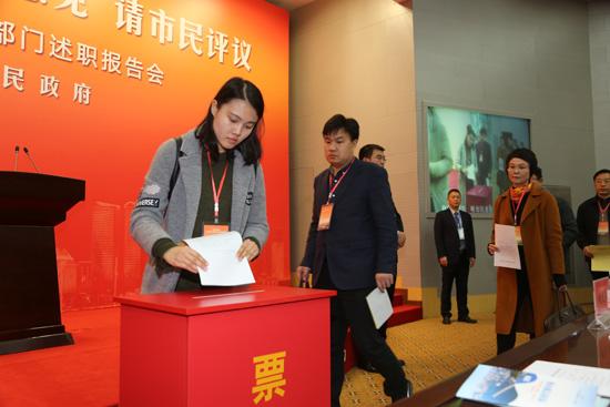 青岛人才落户最新政策，时代选择下的城市呼唤人才落户策略