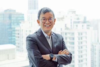 吴鸣霄最新持股揭秘，科技新宠重塑未来生活的高科技利器