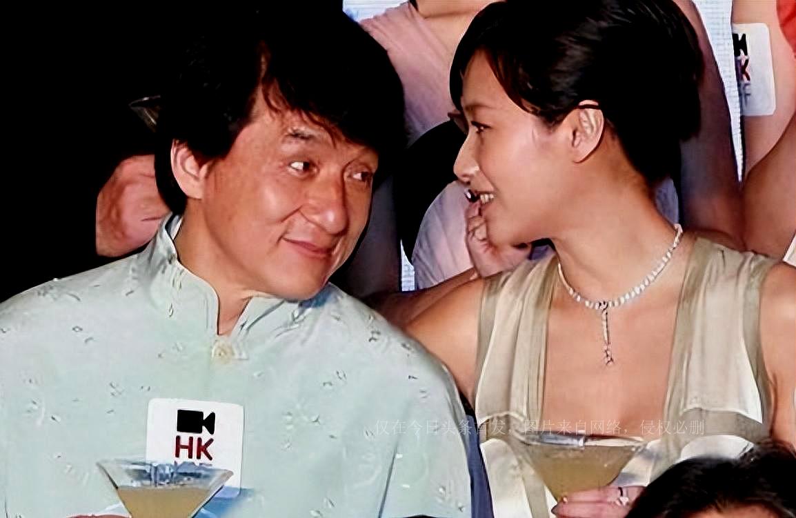 金喜善最新照片，时代之光下的璀璨明星风采