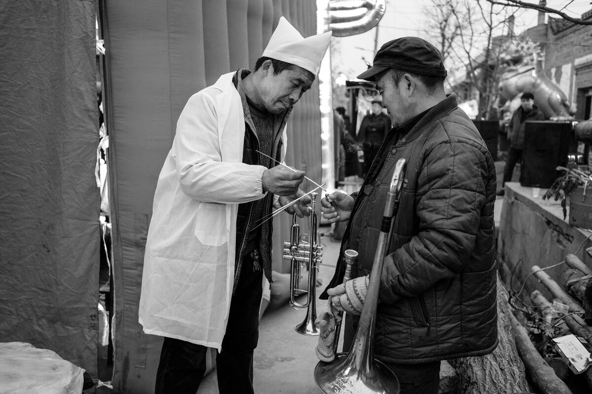 宝鸡丧葬习俗与现代小店探秘视频