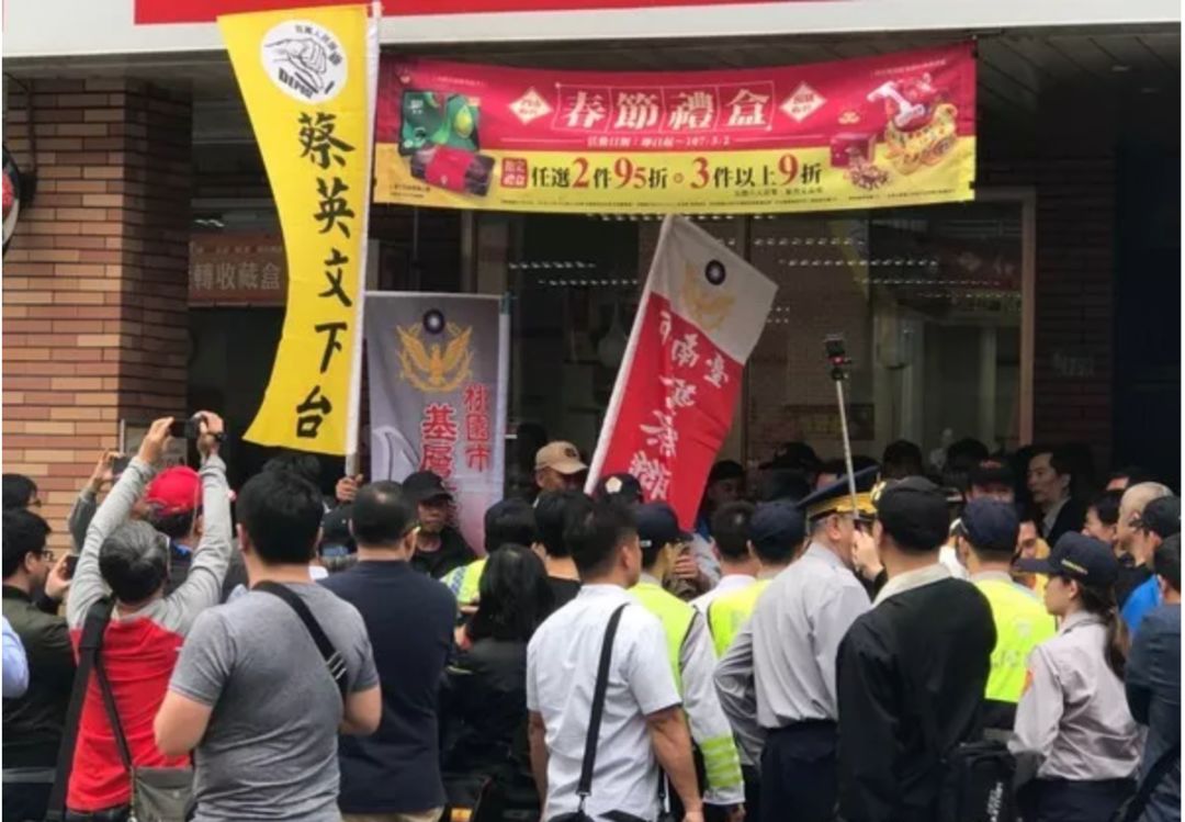 美国最新抗议活动与巷弄深处的奇遇