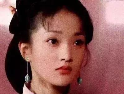 探秘李亚鹏女友最新视频，魅力四溢的瞬间时光！