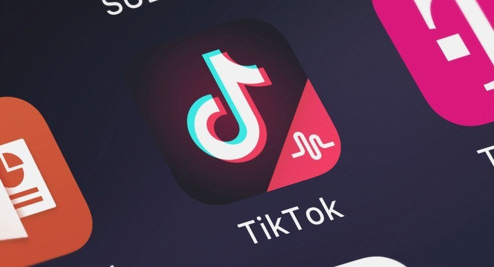 TikTok在美国的最新动态，数字世界中的温馨友情故事