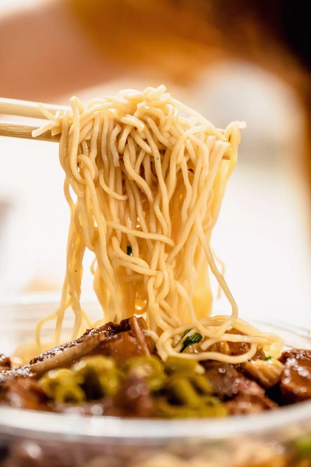 探寻小巷美食天堂，比赛输赢不重要，人生独特体验不可错过