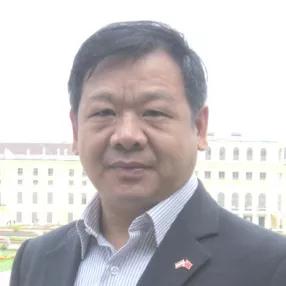 最新有色杂志，家的温馨与友情的色彩交织世界