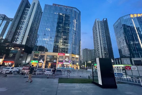 上海广场，追梦磁场与自信成就感的源泉