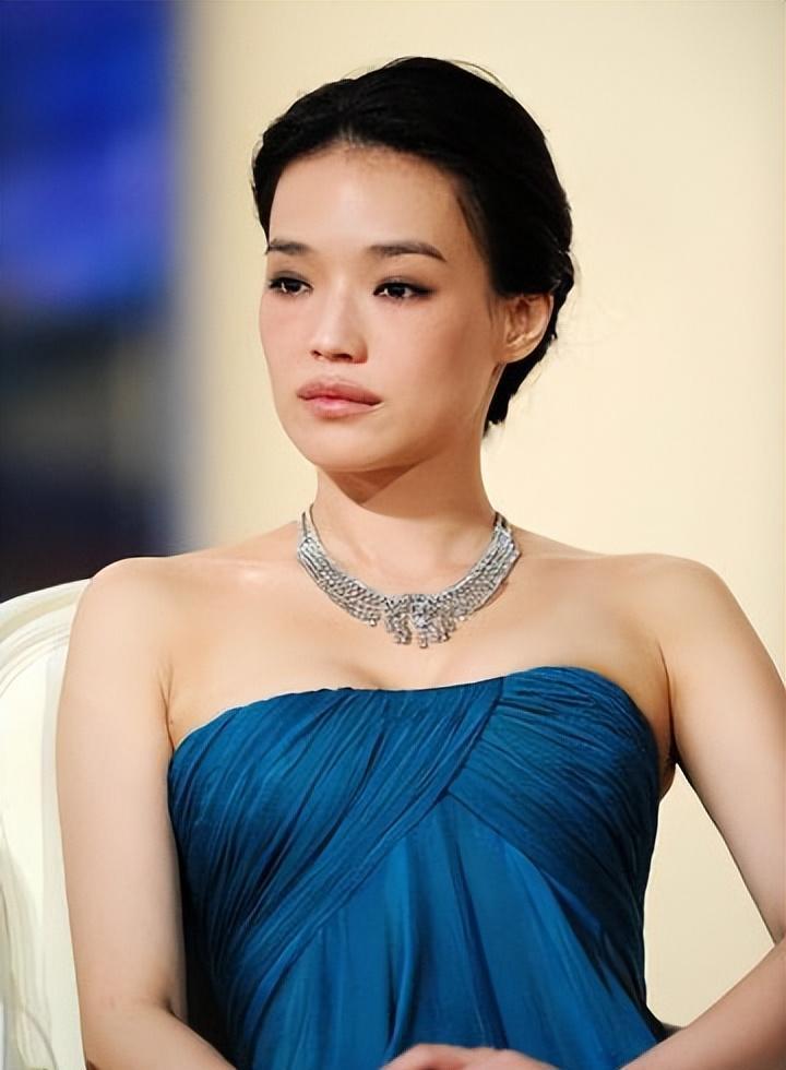 最新娱乐新闻揭秘，星光璀璨与时代影响力