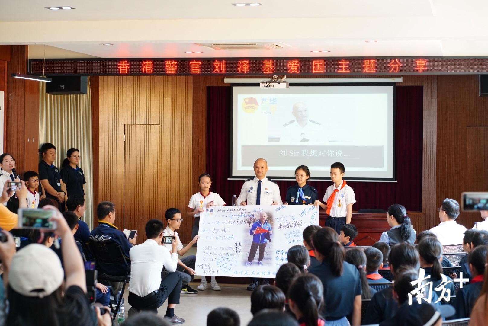 刮光头最新视频,刮光头最新视频，时尚潮流的变迁与独特魅力的展现