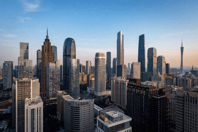 西安楼市最新动态，繁荣背后的深度解读与观点交锋