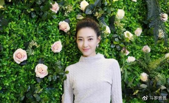 王丽坤最新动态，拥抱自然，心灵宁静之旅启程