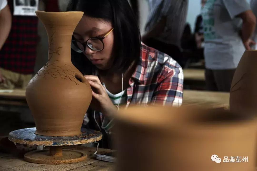 探索小巷深处宝藏，最新版客户端下载与特色小店的奇妙相遇