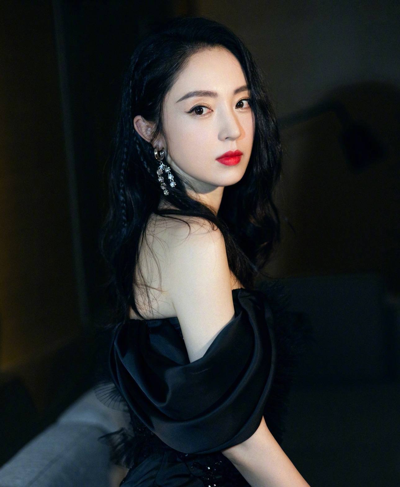 董璇演艺事业持续走高，人生新篇章引关注，最新消息揭秘