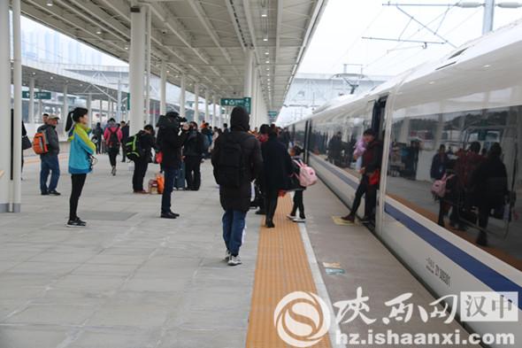 西成铁路最新动态，一条铁路的奋进故事，见证城市的发展