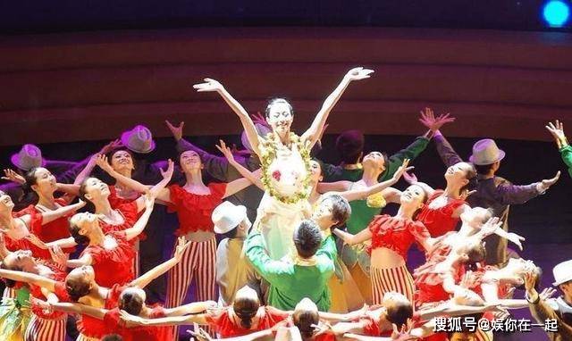 时代旋律与舞台之光，最新歌舞团炫丽展现