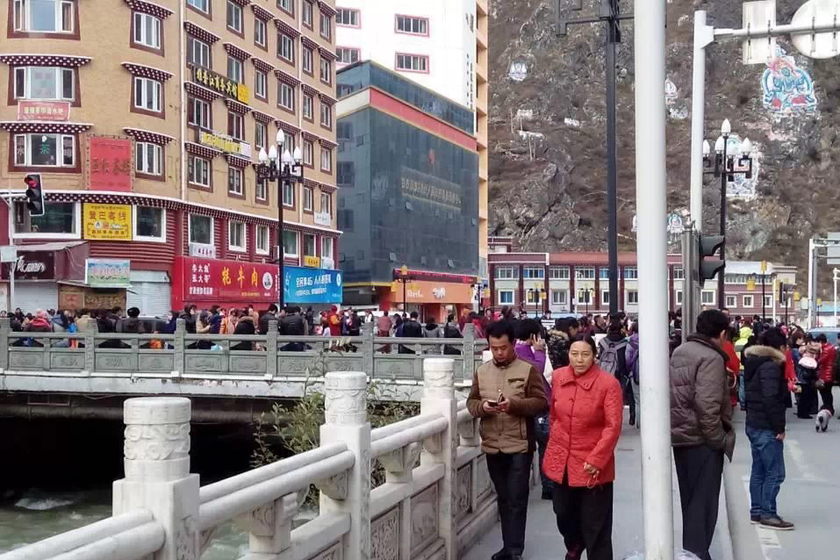 康定地震最新消息下的美食探秘，小巷特色小店揭秘