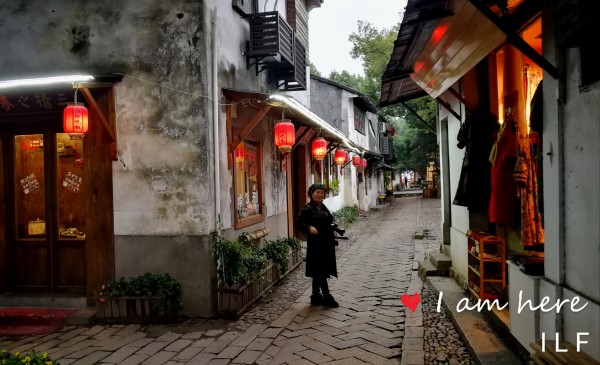 小巷深处的独特风味，最新视版本下载与特色小店探秘