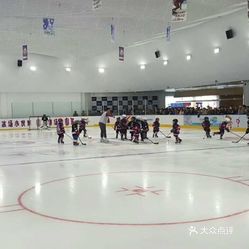 乌鲁木齐滑冰场最新高科技产品介绍，体验前沿滑冰科技