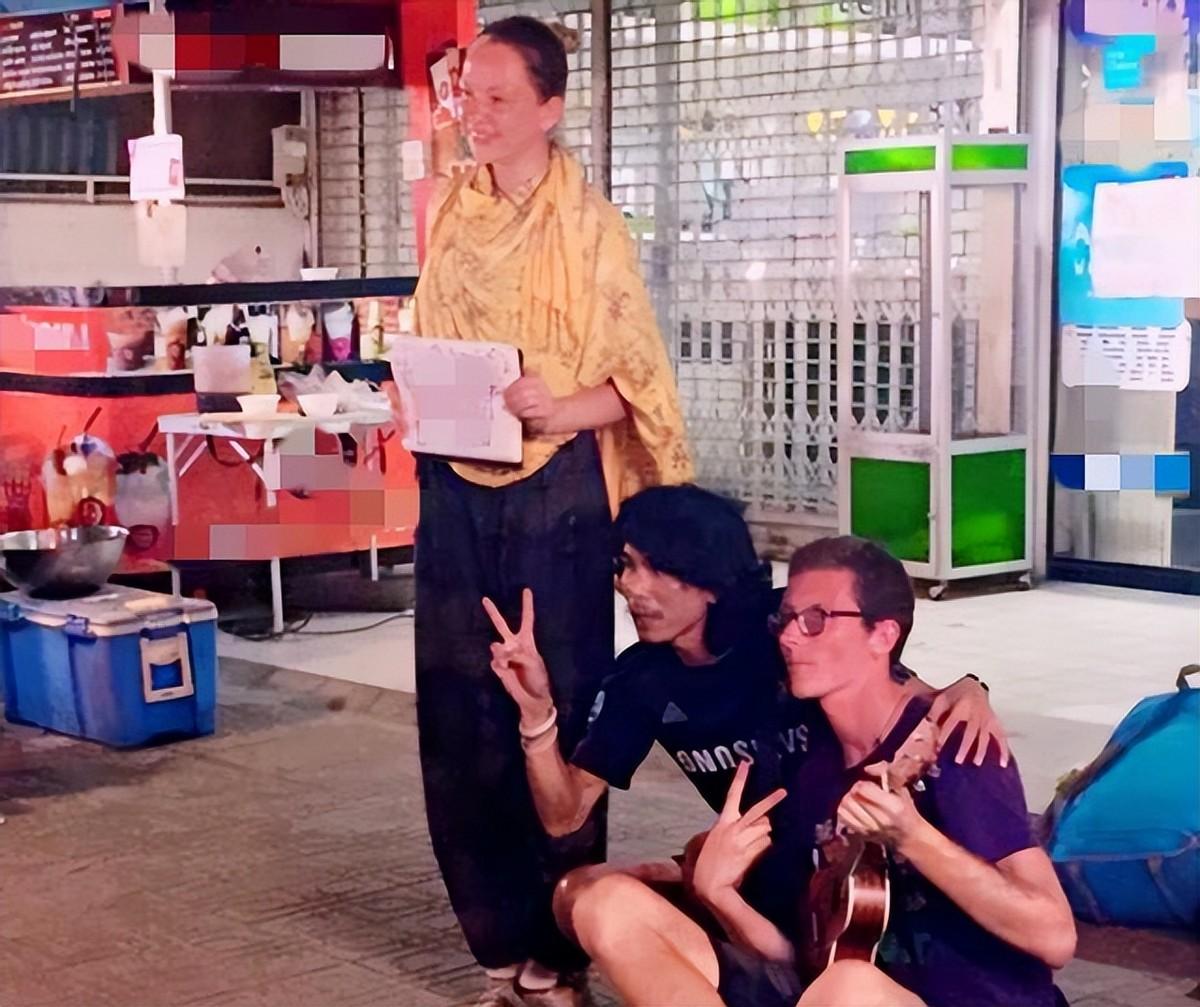 远离色情内容，探索小巷独特小店风采