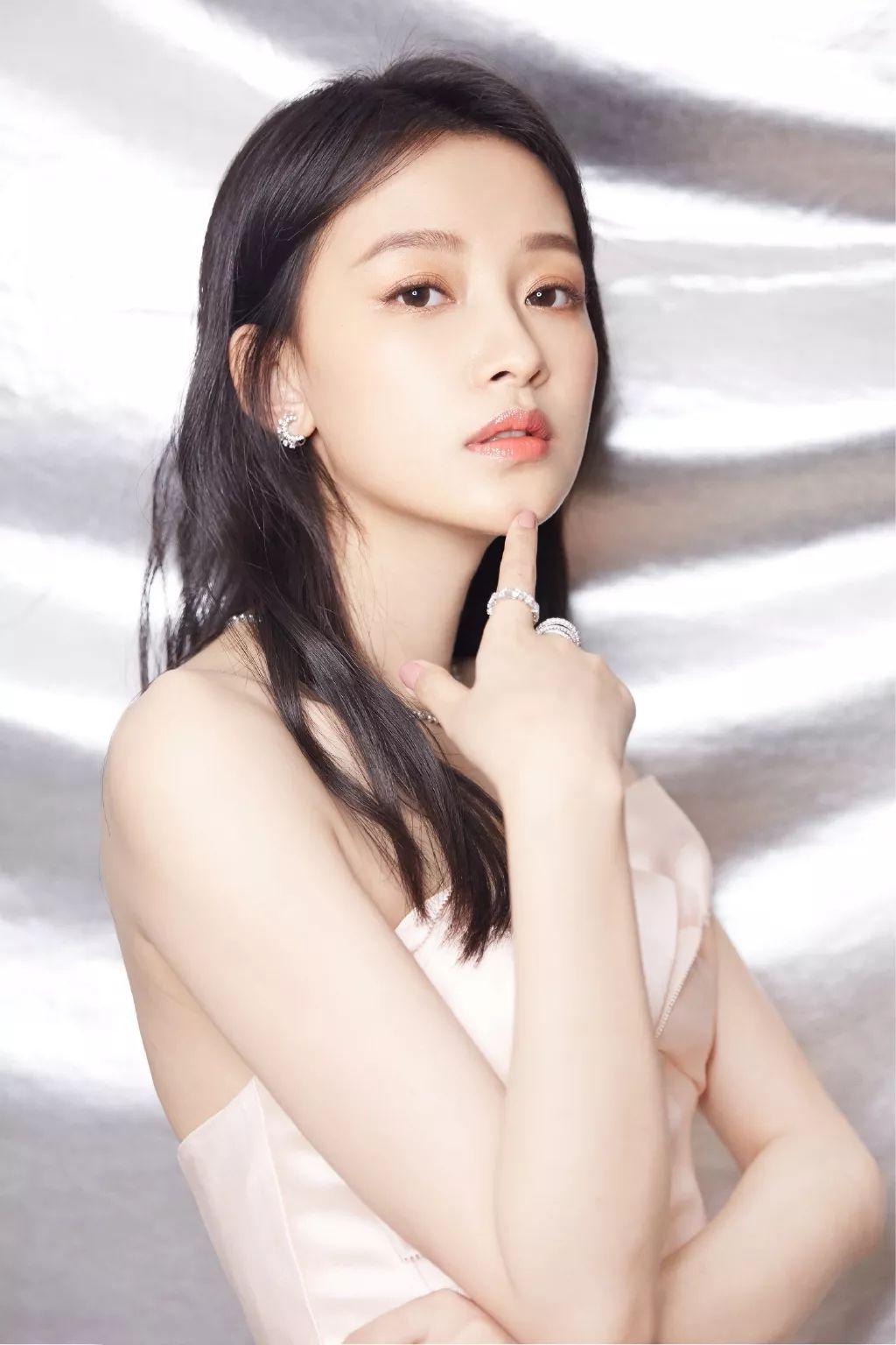 揭秘明星头发保养秘诀，三大要点助你拥有光彩秀发