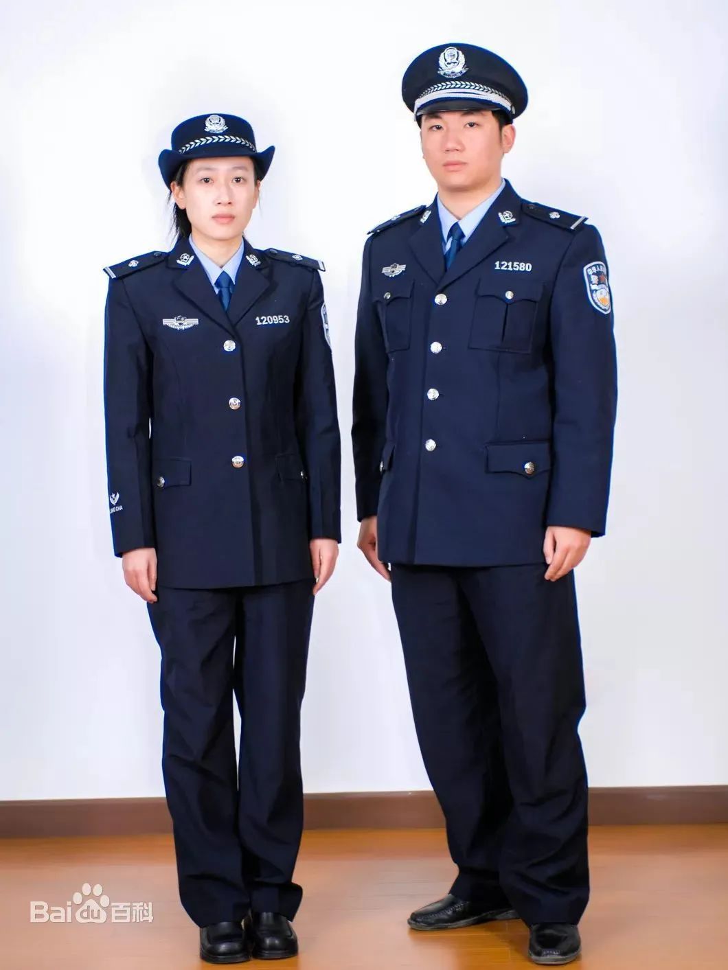 警察全新制服，时代标志与荣耀象征的完美结合