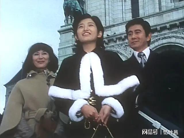 电视剧血疑，日常温馨趣事与深厚友情的交织。