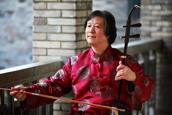 最新乡村乐队教学视频，引领你走进音乐的田野之旅！