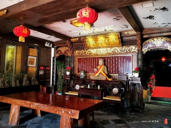 最新身临其境体验，探索小巷中的隐藏之宝