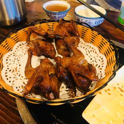 天鸽最新动向揭秘，小巷里的隐秘美食宝藏探索之旅