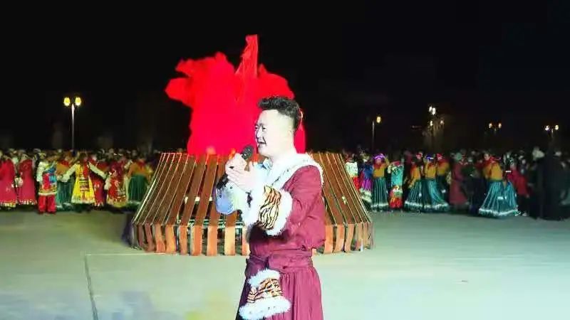 藏族锅庄舞的新风尚，小巷深处的舞蹈之魂魅力展现