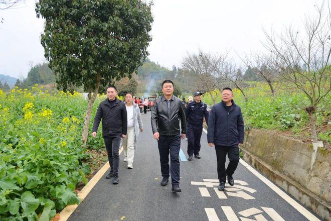 正安县人事任免更新，自然美景下的新篇章启动